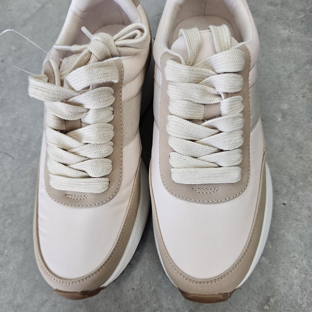 Dolce Vita Sneakers new!